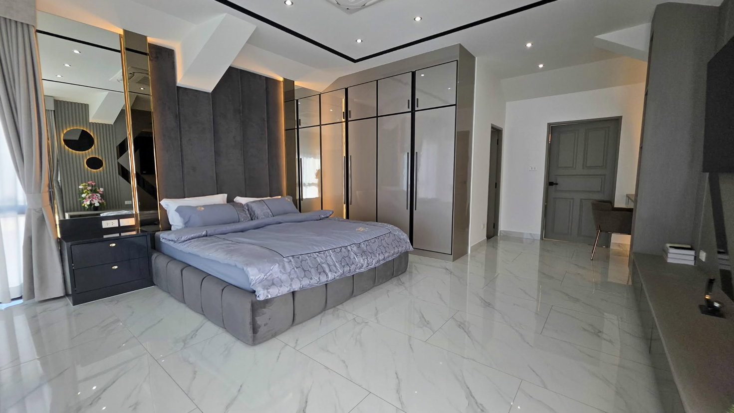 รูป 4 Bedroom Pool Villa for Sale in Na Jomtien Pattaya - รูปที่ 10/14
