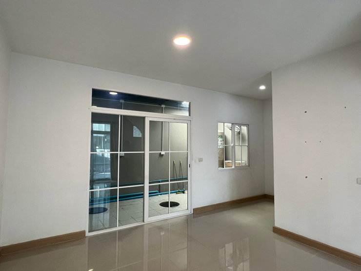 picture Q Distric Westgate , Low price and included fee - 12/32