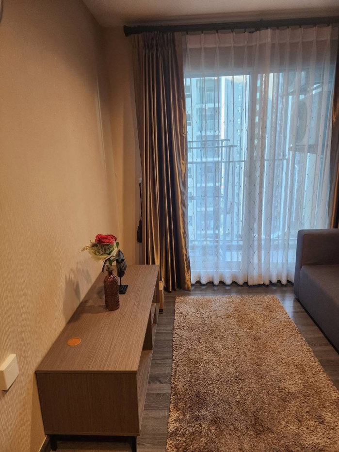 รูป 🌟The Trust Condo @ BTS Erawan ราคาดีมาก ห้องไม่เคยปล่อยเช่า เป็นห้องตัวอย่างของโครงการ สวย ตกแต่งวอลล์เปเปอร์ พร้อมเฟอร์นิเจอร์ 🌟 - รูปที่ 3/6