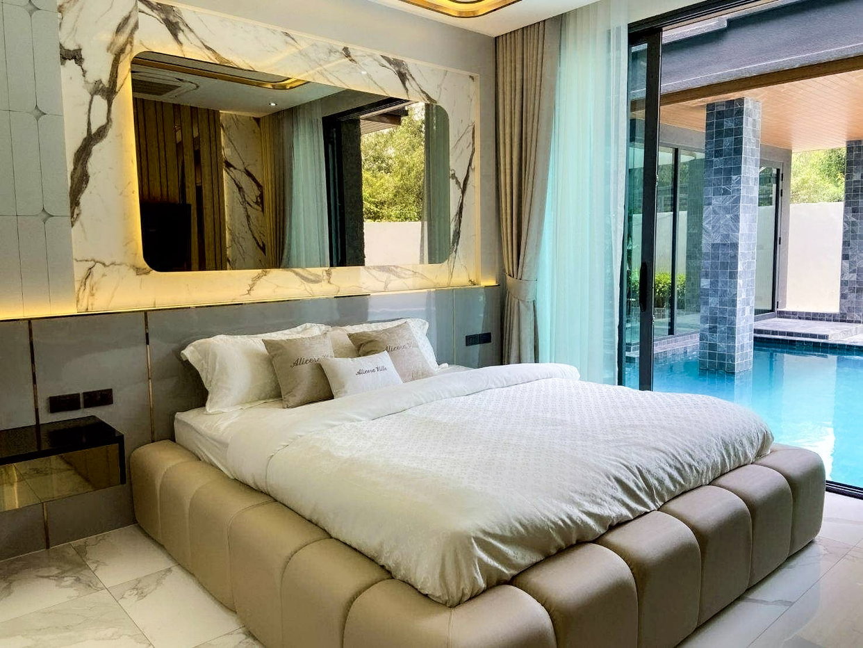 รูป 5 Bedroom Luxury House for Sale in East Pattaya - รูปที่ 8/16
