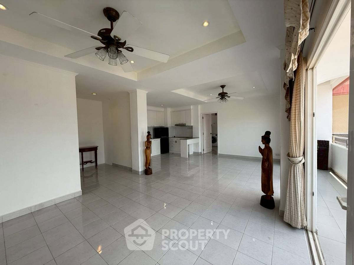 picture 1-BR Condo at Golden Pattaya Condominium close to Naklua (ID 2802203) - 2/11