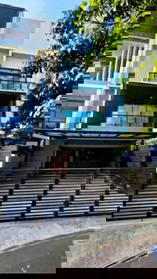 ทาวน์โฮมให้เช่า : 🔥 For Rent: Nirvana Define Krungthep Kreetha 🏡 บ้านเดี่ยวหรู หลังริม เดินทางสะดวก ใกล้ทางด่วน และสนามบิน 