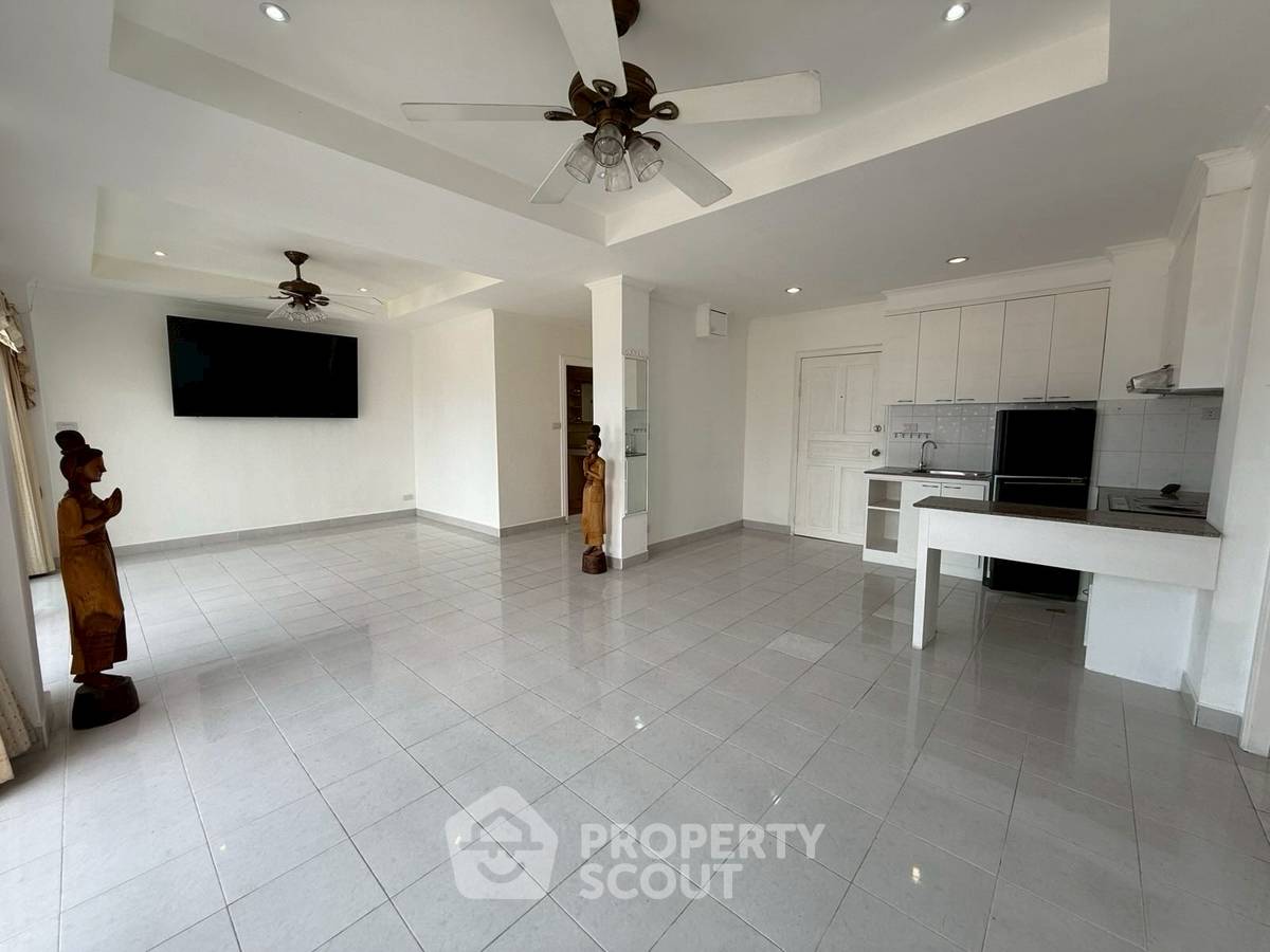 picture 1-BR Condo at Golden Pattaya Condominium close to Naklua (ID 2802203) - 3/11