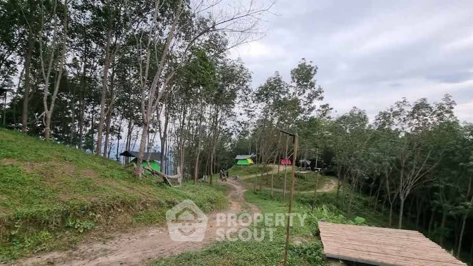 รูป ที่ดินสำหรับปล่อยขาย 112,000 ตารางเมตร แถว ใน คลองปราบ (ID 2523121) - รูปที่ 1/3