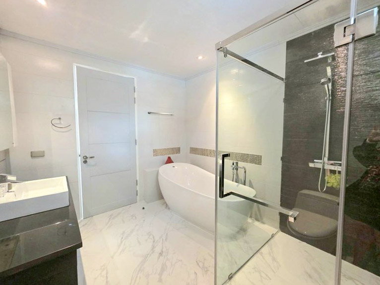 รูป 4 Bedroom Pool Villa for Sale in Jomtien Pattaya - รูปที่ 13/20