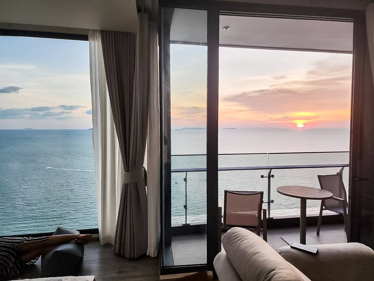 รูป Condo for Rent Arom Wongamat Beachfront 1 Bedroom Sea View - รูปที่ 1/9