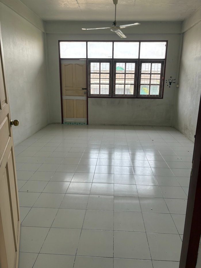 รูป ขายอาคารพาณิชย์ 3 ชั้น ครึ่ง อยู่ในซอยเพชรเกษม 63 - รูปที่ 6/10