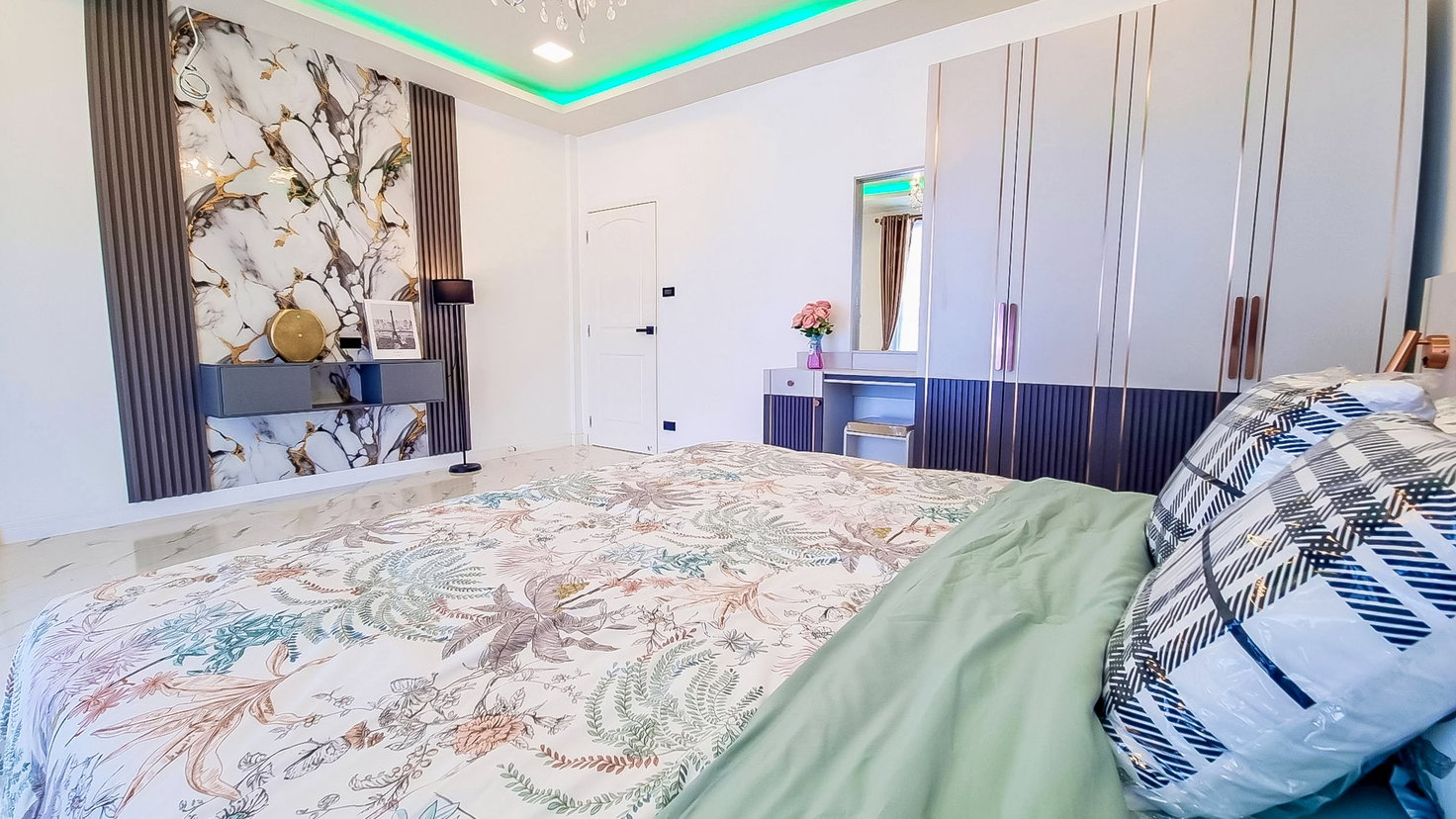 รูป Townhome for Sale Central Pattaya Large Layout High Rental Yield - รูปที่ 11/12