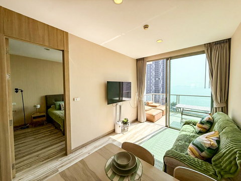 1 Bedroom Condo for Sale at The Riviera Wongamat Pattaya