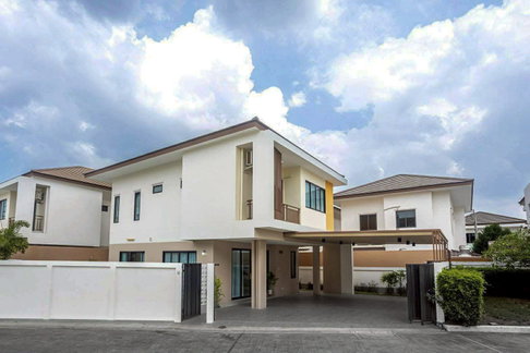 3 Bedroom Pool Villa for Sale in East Pattaya