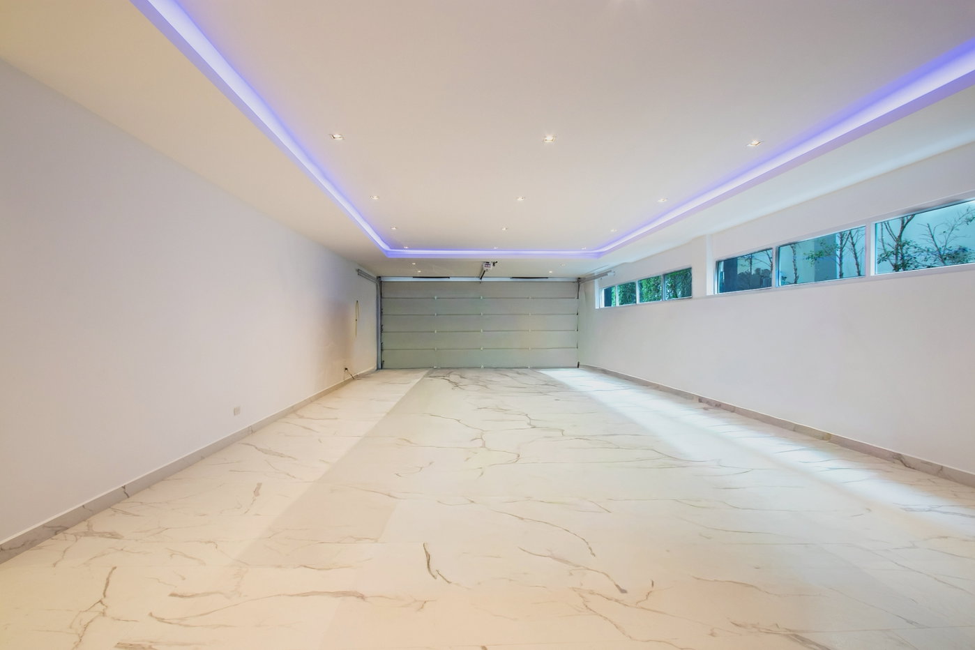 รูป Luxury Pool Villa for Sale Pattaya 10 Bedroom Hilltop Estate - รูปที่ 31/31