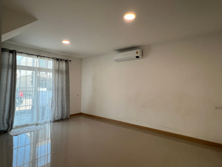 picture Q Distric Westgate , Low price and included fee - 14/32
