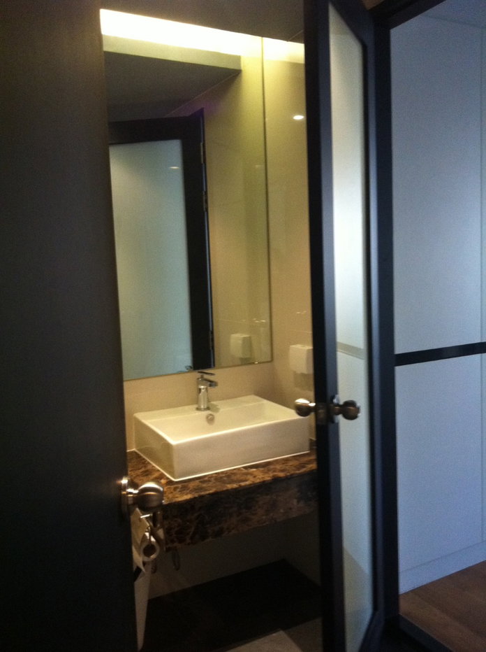 รูป For Rent Condo The Tempo Ruamrudee Fully furnished (S15-21705) - รูปที่ 9/12