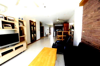 ขายคอนโด : 2 Bed Condo for Sale at Nordic Residence Pratumnak Hill Pattaya