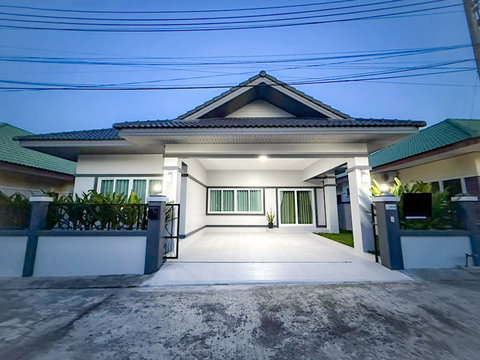 3 Bedroom House for Sale in East Pattaya