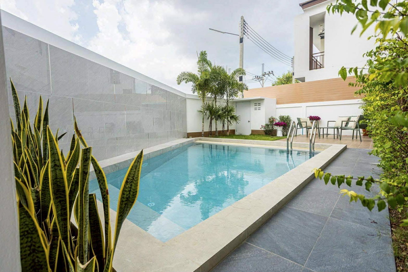 รูป 3 Bedroom Pool Villa for Sale in East Pattaya - รูปที่ 2/19