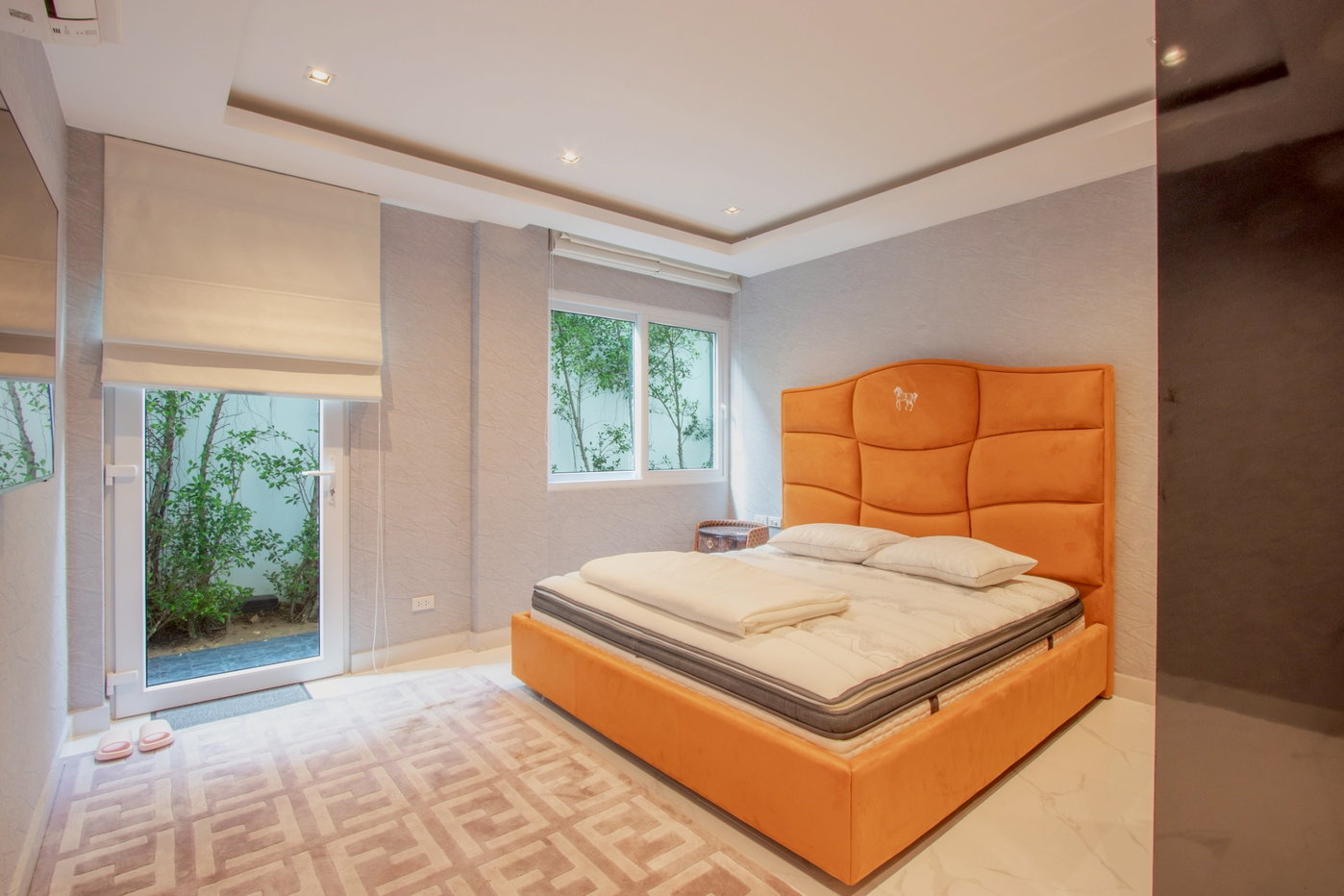 รูป Luxury Pool Villa for Sale Pattaya 10 Bedroom Hilltop Estate - รูปที่ 19/31