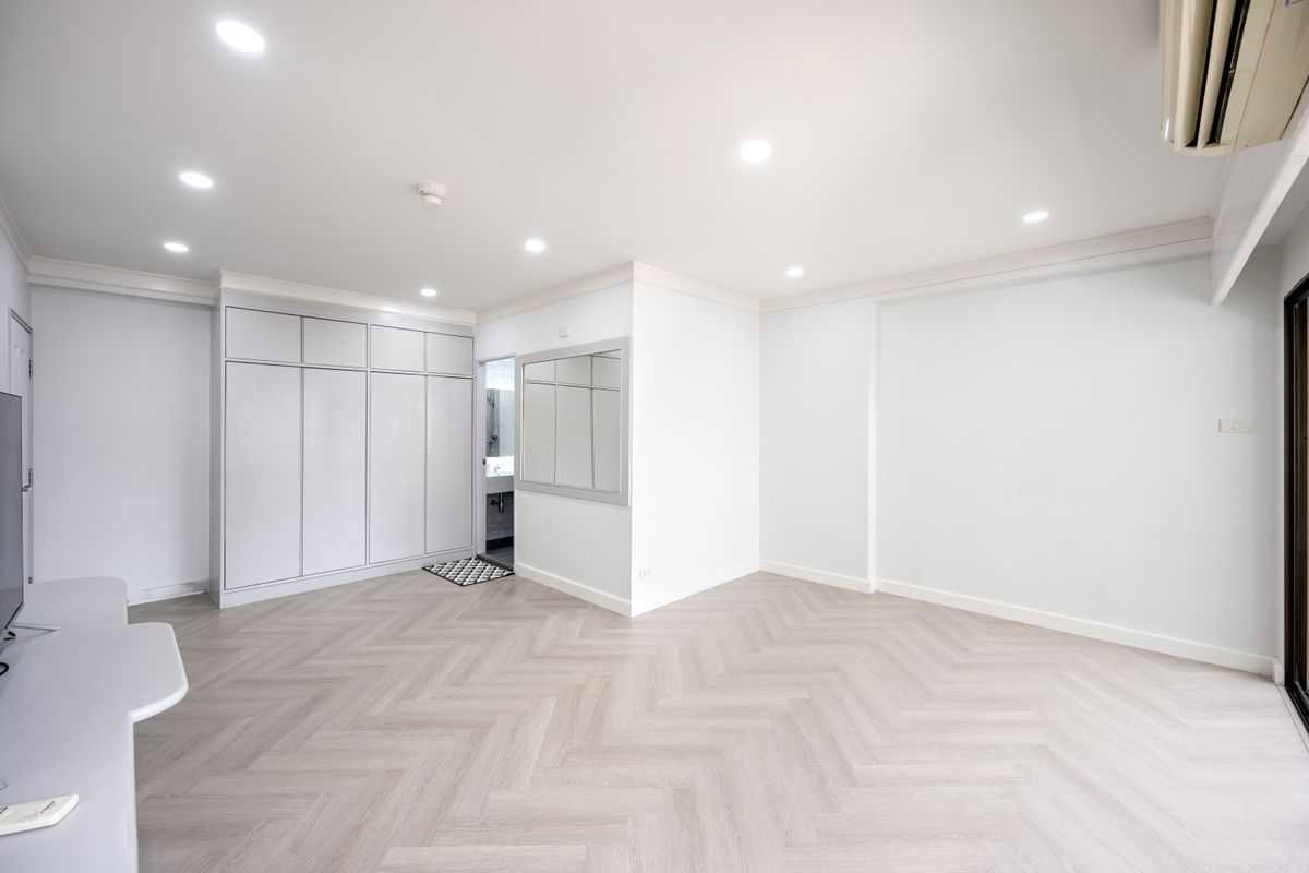รูป ลดราคาพิเศษมาก ขายคอนโดรีโนเวทใหม่ 117 ตรม.ใกล้ BTS นานา 260 ม. “THE QUARTZ at Sukhumvit 6 (Saranjai Mansion)” เขตคลองเตย กรุงเทพ - รูปที่ 6/11
