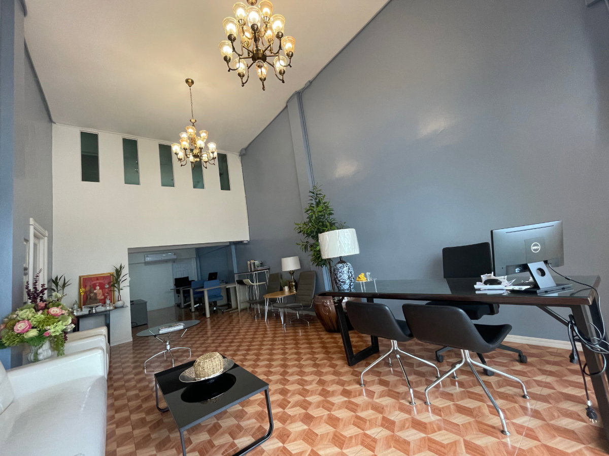 รูป ขายโฮมออฟฟิศ 3 ชั้น ลำลูกกา คลอง 2 แต่งครบพร้อมเข้าใช้งาน เหมาะสำหรับออฟฟิศ ห้องนอนชั้น 3 มีดาดฟ้า - รูปที่ 4/15