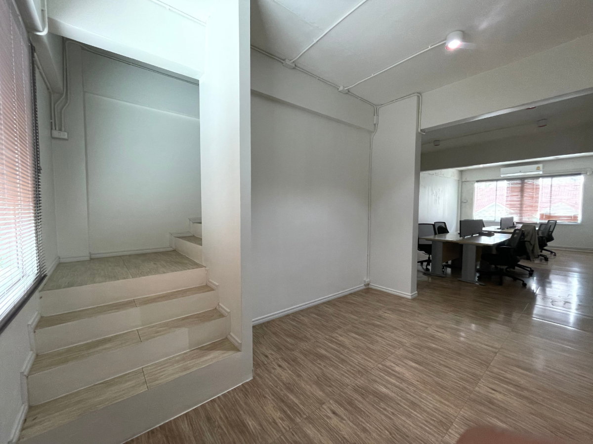 รูป ขายโฮมออฟฟิศ ลำลูกกา คลอง 2 | 2 คูหา 3 ชั้น เชื่อมทะลุกัน แต่งครบพร้อมเข้าใช้งาน เหมาะสำหรับออฟฟิศ  - รูปที่ 8/23