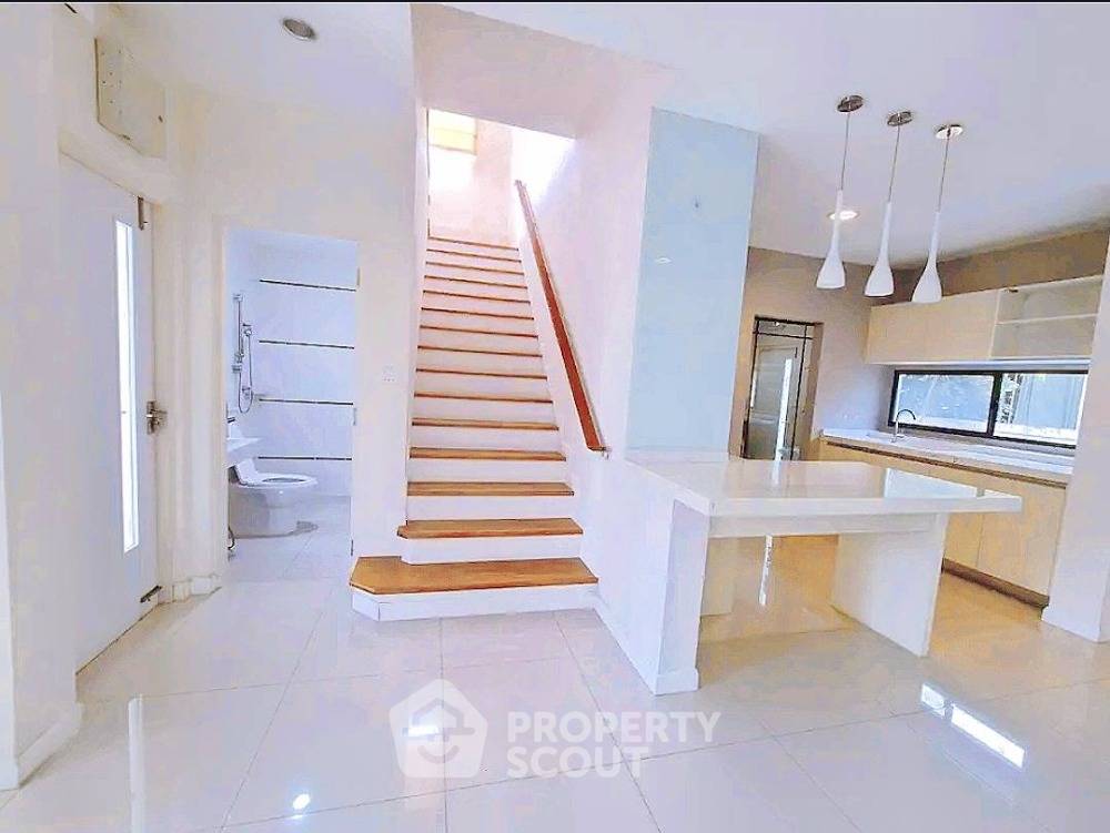 รูป บ้าน 4-ห้องนอน ที่ มัณฑนา เลค วัชรพล ใน ออเงิน (ID 1183828) - รูปที่ 2/9
