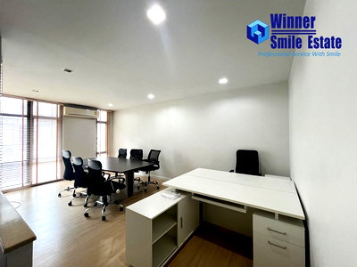 โฮมออฟฟิศให้เช่า : เช่า ทาวน์โฮม ทำออฟฟิตได้ โซนบางนา เพล็กซ์ บางนา มีเฟอร์ฯ ใกล้เมกาบางนา คุ้มสุดๆ