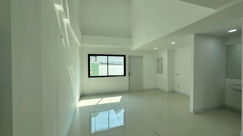 รูป ✨✨✨ ขายโฮมออฟฟิศ 3ชั้นครึ่ง บ้านใหม่ มือ 1   💛คาซ่า ดิว่า” สาทร-กัลปพฤกษ์📍 กำนันแม้น13 แยก18  - รูปที่ 2/20