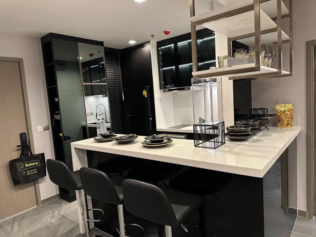 รูป ขายคอนโดห้องใหญ่ไซส์พิเศษ ชั้นสูง วิวเมืองพาโนรามา ราคาถูกที่สุดในโครงการ Life Asoke Hype (ไลฟ์ อโศก ไฮป์) ใกล้รถไฟฟ้า MRT พระราม 9 - รูปที่ 6/17