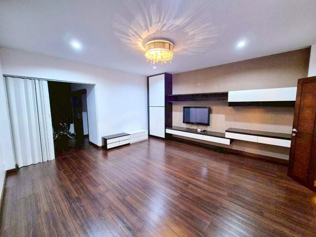 รูป โรงพยาบาลพญาไท2 1.5กม.ใกล้ BTSอารีย์ 750ม. โฮมออฟฟิศ 3 ชั้น จอดรถ 4-6คัน 3-4นอน 4น้ำ และ กระทรวงการคลัง 400 ม. 50ตร.ว. 300ตร.ม. - รูปที่ 2/8