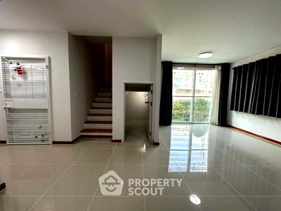 ทาวน์โฮม สมุทรปราการ : ทาวน์เฮ้าส์ 3-ห้องนอน ที่ เดอะทรัสต์ ทาวน์โฮม ศรีนครินทร์-แพรกษา ใน แพรกษา (ID 2614295)