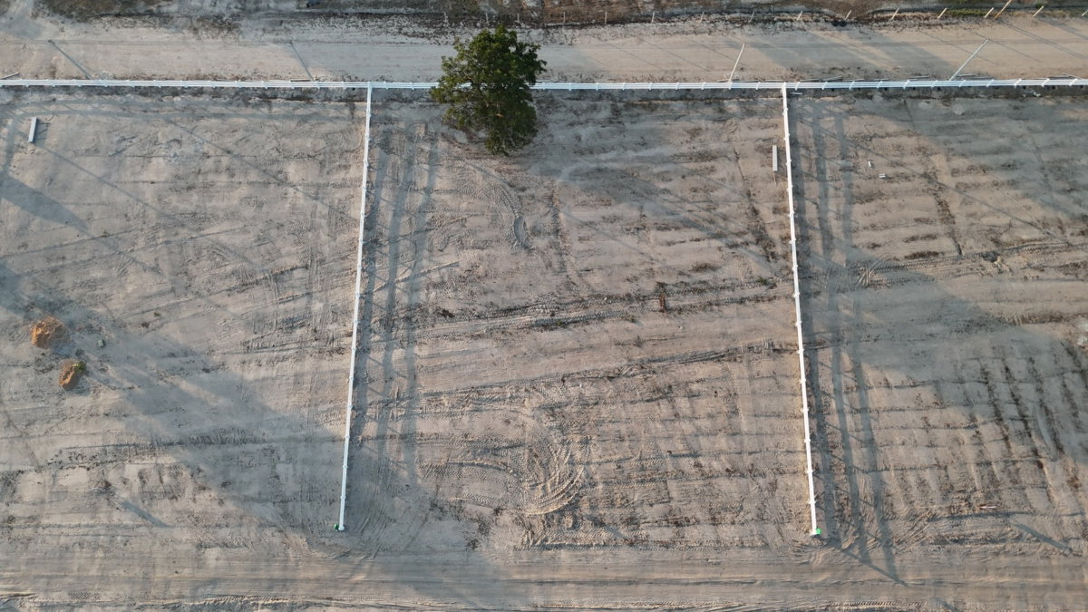 รูป ที่ดินทำบ้านสวนติดภูเขา ใกล้ทะเล ใกล้กรุงเทพ สาธารณูปโดภคครบ ถนน-น้ำ-ไฟ-รั้วคาวบอย3ชั้น โฉนดครุฑแดงพร้อมโอน  - รูปที่ 5/9