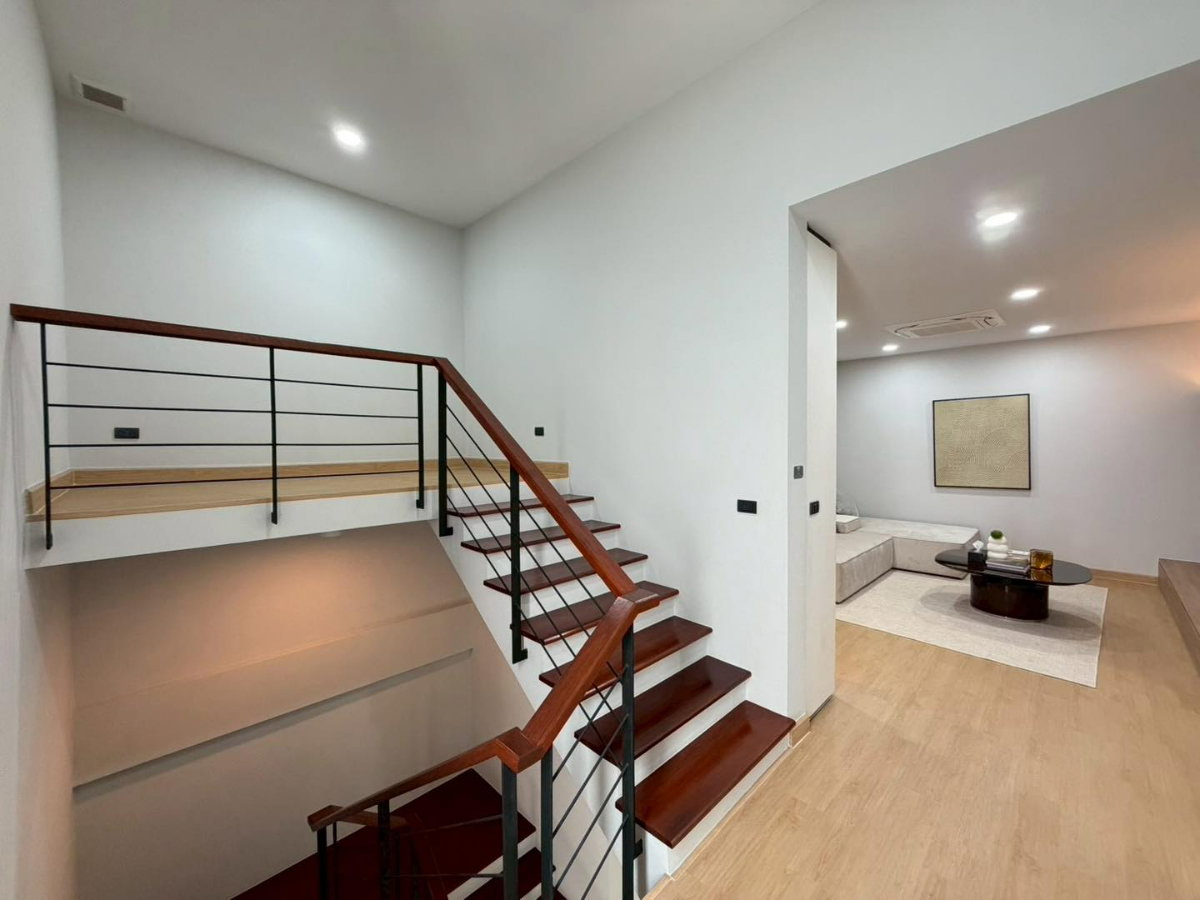 รูป ขายบ้านเดี่ยวพร้อมลิฟต์ส่วนตัว : หมู่บ้านปรีชา บียอนด์ รามคำแหง-กรุงเทพกรีฑา เนื้อที่ 66.6 ตารางวา 4 ห้องนอน 5 ห้องน้ำ - รูปที่ 15/22