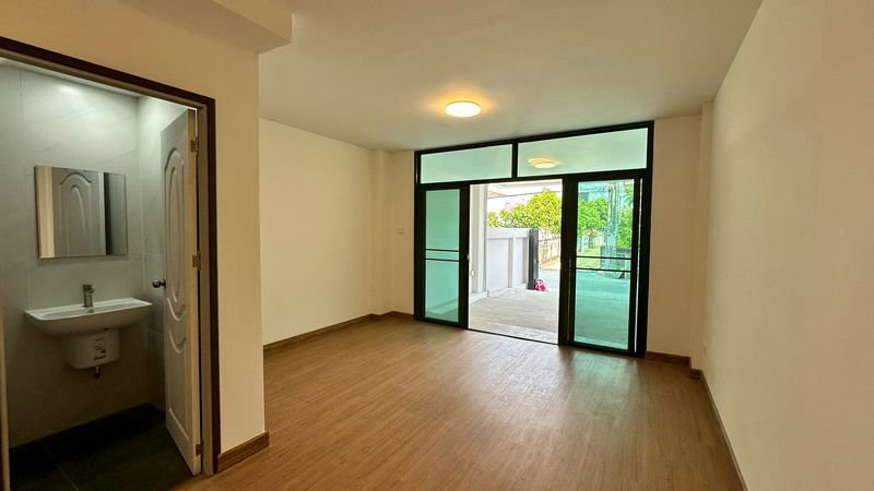 รูป ✨✨✨ขายทาวน์โฮมใหม่ 3 ชั้น ทำเลติวานนท์ ใกล้ MRT สายสีม่วง ประชาราษฏร์16/2 - รูปที่ 6/16