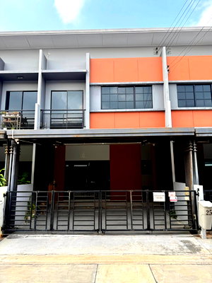 Townhouses for sale : 2-storey modern-style townhouse for sale, the lowest price in the project at Siri Place Kalapapruek – Sathorn, near MRT Bang Khae.