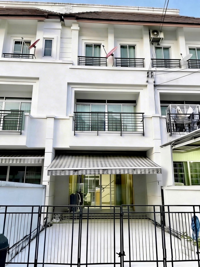 รูป ขายทาวน์โฮม 3 ชั้น บ้านกลางเมือง เออบาเนี่ยน พระราม 9 – วงแหวน ทำเลกรุงเทพกรีฑา ใกล้ Airport Link ฟังก์ชันครบ ทำโฮมออฟฟิศได้ ราคาคุ้มค่า - รูปที่ 1/10