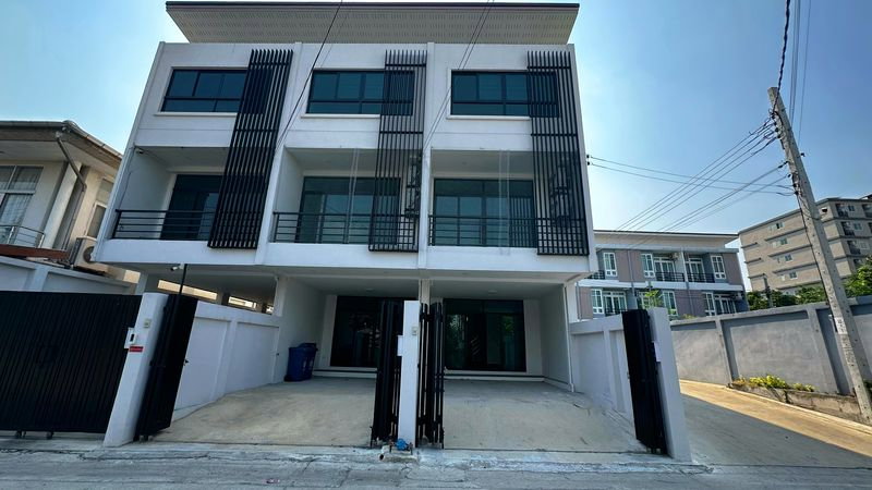 รูป ✨✨✨ขายทาวน์โฮมใหม่ 3 ชั้น ทำเลติวานนท์ ใกล้ MRT สายสีม่วง ประชาราษฏร์16/2 - รูปที่ 2/16