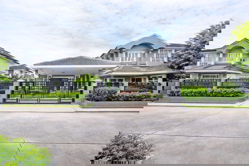 คฤหาสน์ใหญ่มาก ให้เช่า 5นอน 6แอร์ 5น้ำ 100ตรว. จอดรถ4คัน โลตัส2.3 กม.บิ๊กซี 7-Elevenสุวินทวงศ์ 44 450 ม.รักสัตว์ ตลาดหนองจอก 1.2 กม.