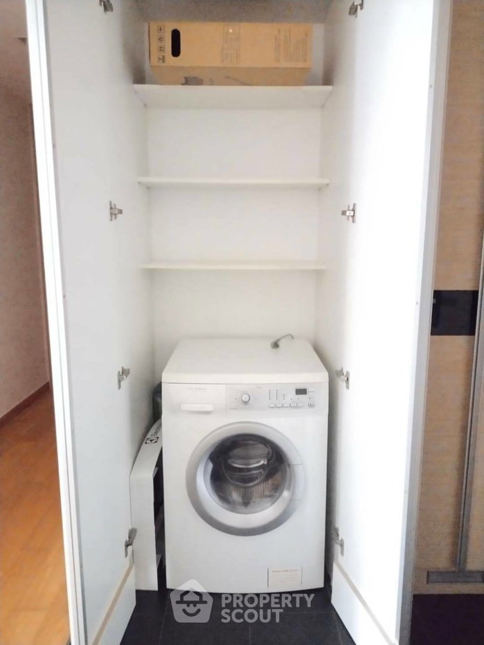 picture 2-BR Condo at Via Botani near BTS Phrom Phong (ID 2723183) - 4/5