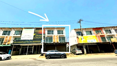 อาคารพาณิชย์ วิทยาเทคโนโลยีการจัดการขอนแก่น : ถูกสุดในย่านนี้ อาคารพาณิชย์ 3 ชั้น 2 ห้องติดกัน หน้าหมู่บ้านเอื้ออาทรศิลา ขายเพียง 5.45 ล้านเท่านั้น 