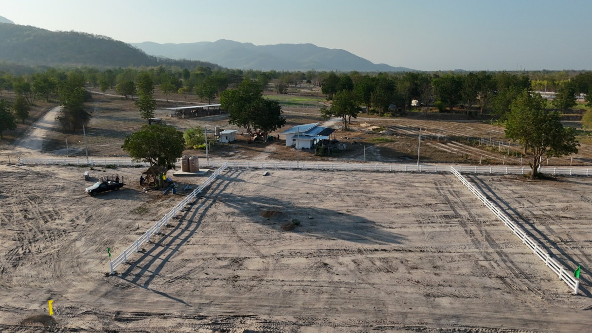 รูป ที่ดินทำบ้านสวนติดภูเขา ใกล้ทะเล ใกล้กรุงเทพ สาธารณูปโดภคครบ ถนน-น้ำ-ไฟ-รั้วคาวบอย3ชั้น โฉนดครุฑแดงพร้อมโอน  - รูปที่ 7/9