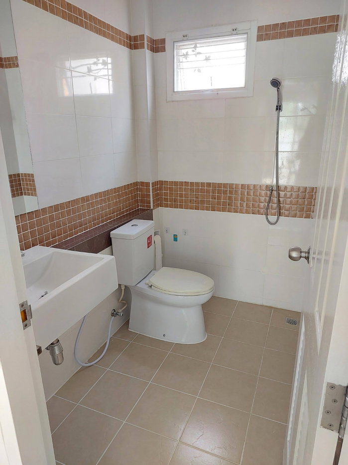 รูป ขาย บ้านเดี่ยว 2 ชั้น หลังริม Alisha Suksawat-Pracha Uthit (หมู่บ้านอลิชา สุขสวัสดิ์-ประชาอุทิศ) ต่อเติมครบ พร้อมหิ้วกระเป๋าเข้าอยู่! - รูปที่ 9/27