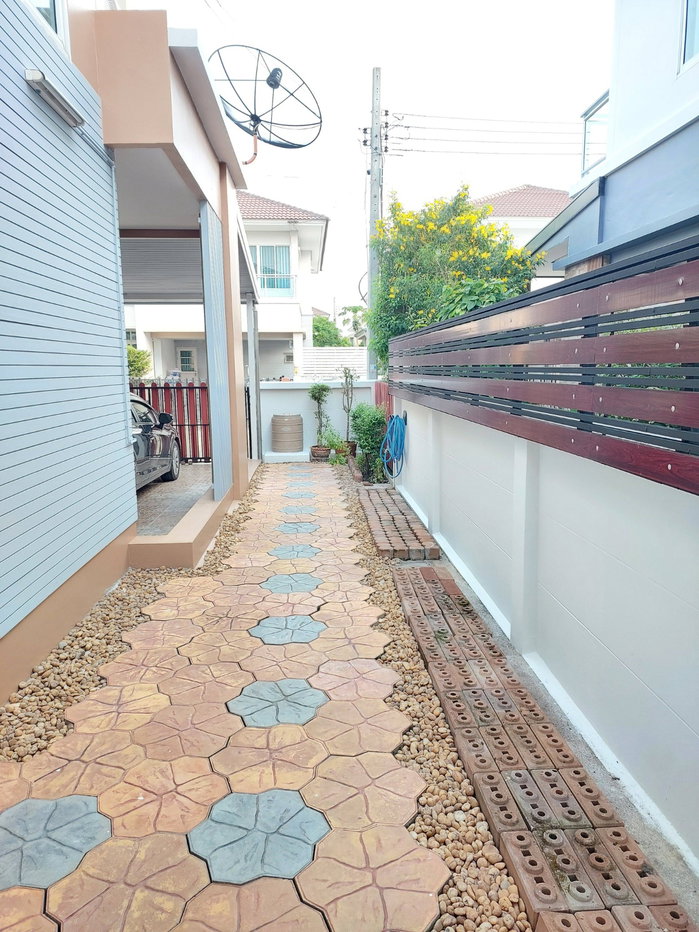 รูป ขาย บ้านเดี่ยว 2 ชั้น หลังริม Alisha Suksawat-Pracha Uthit (หมู่บ้านอลิชา สุขสวัสดิ์-ประชาอุทิศ) ต่อเติมครบ พร้อมหิ้วกระเป๋าเข้าอยู่! - รูปที่ 20/27