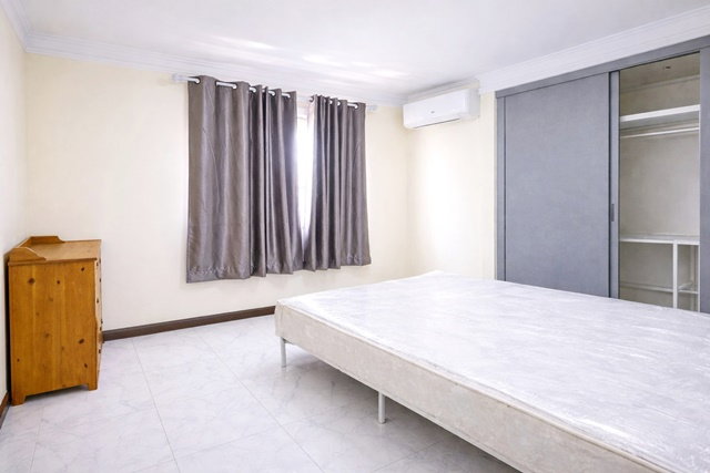 รูป คฤหาสน์ใหญ่มาก ให้เช่า 5นอน 6แอร์ 5น้ำ 100ตรว. จอดรถ4คัน โลตัส2.3 กม.บิ๊กซี 7-Elevenสุวินทวงศ์ 44 450 ม.รักสัตว์ ตลาดหนองจอก 1.2 กม. - รูปที่ 7/8