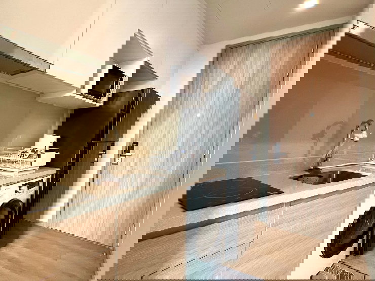 รูป คอนโดทำเลทองใจกลางสุขุมวิท ตรงข้าม Emsphere เดินไป BTS พร้อมพงษ์ได้สบาย 🌆🚆
 - รูปที่ 5/12