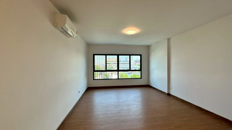 รูป 💛💙❤️ขายทาวน์โฮมใหม่ 3 ชั้น ทำเลติวานนท์ ใกล้ MRT สายสีม่วง ประชาราษฏร์16/2 - รูปที่ 12/16