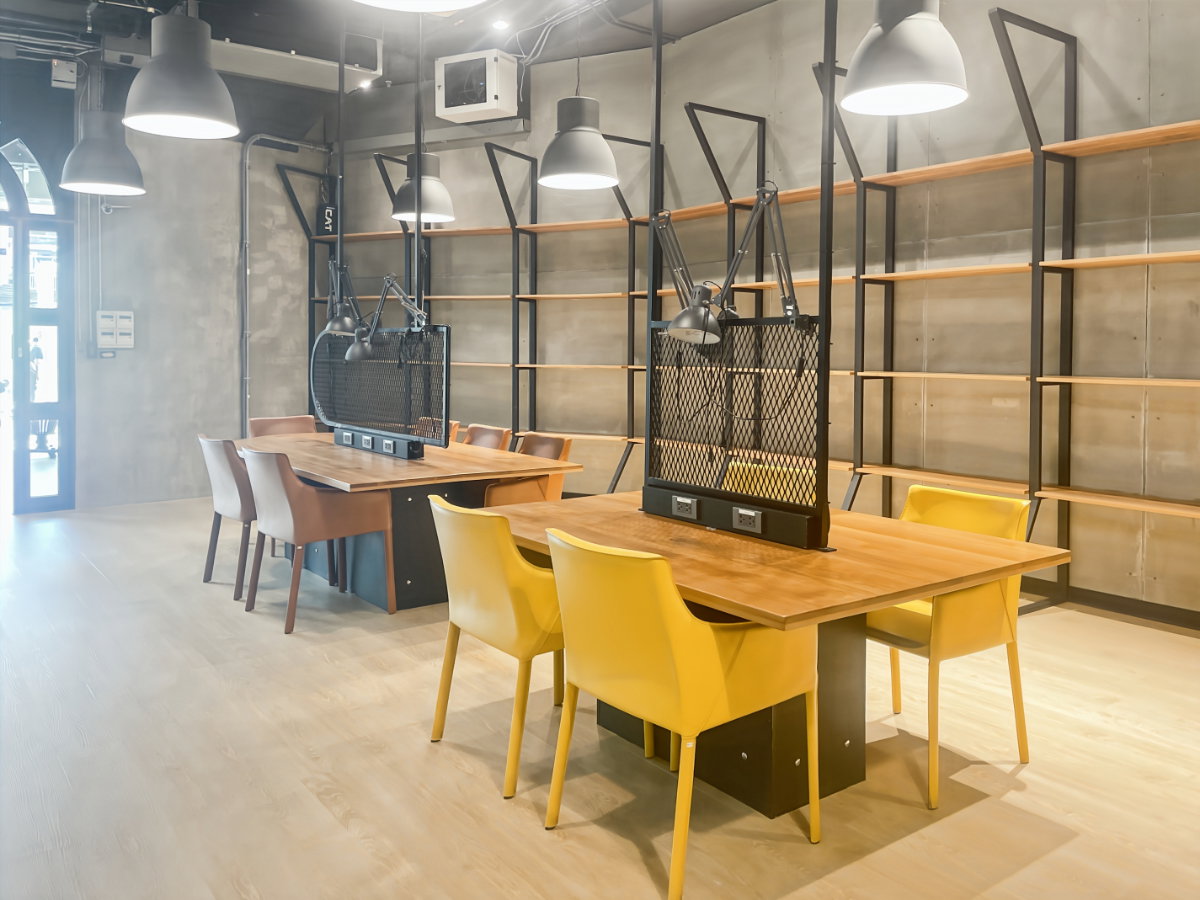 รูป พื้นที่สำนักงานส่วนตัวสำหรับ 2 คนที่ Regus W-District  - รูปที่ 4/5
