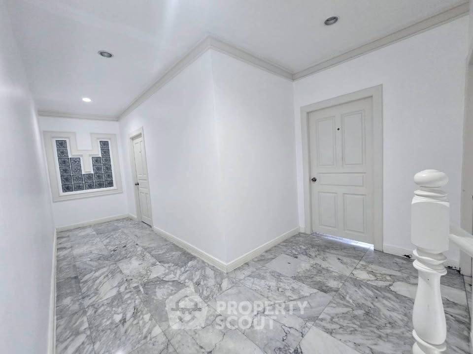 รูป คอนโด 3-ห้องนอน ที่ ธนา ทาวเวอร์ ใกล้ MRT บางยี่ขัน (ID 2799570) - รูปที่ 12/26