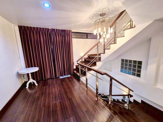 รูป โรงพยาบาลพญาไท2 1.5กม.ใกล้ BTSอารีย์ 750ม. โฮมออฟฟิศ 3 ชั้น จอดรถ 4-6คัน 3-4นอน 4น้ำ และ กระทรวงการคลัง 400 ม. 50ตร.ว. 300ตร.ม. - รูปที่ 8/8