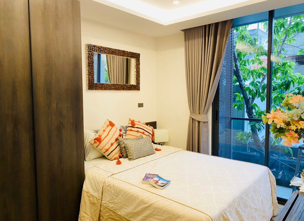 picture 168 Sukhumvit                      36 - 7/13