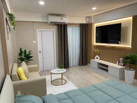 Urgent sale! Pet-friendly condo, lowest price in the project at Fifty Park Condo Sukhumvit 50. Great location with convenient access, near BTS On Nut.